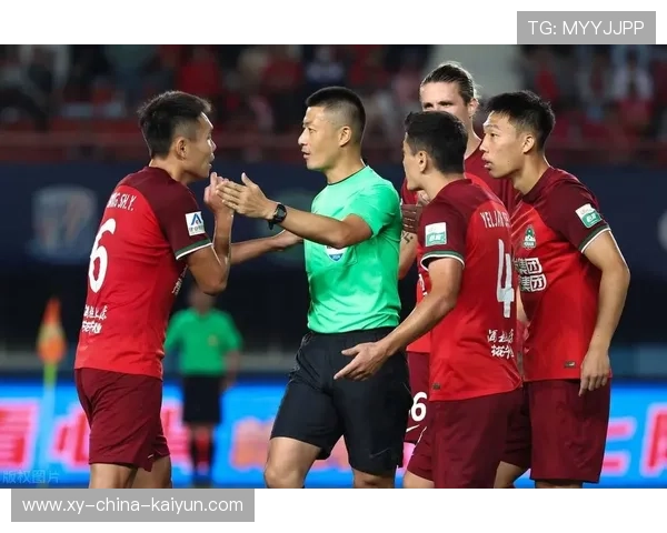 五人制足球爆发斗殴：两队全被罚下